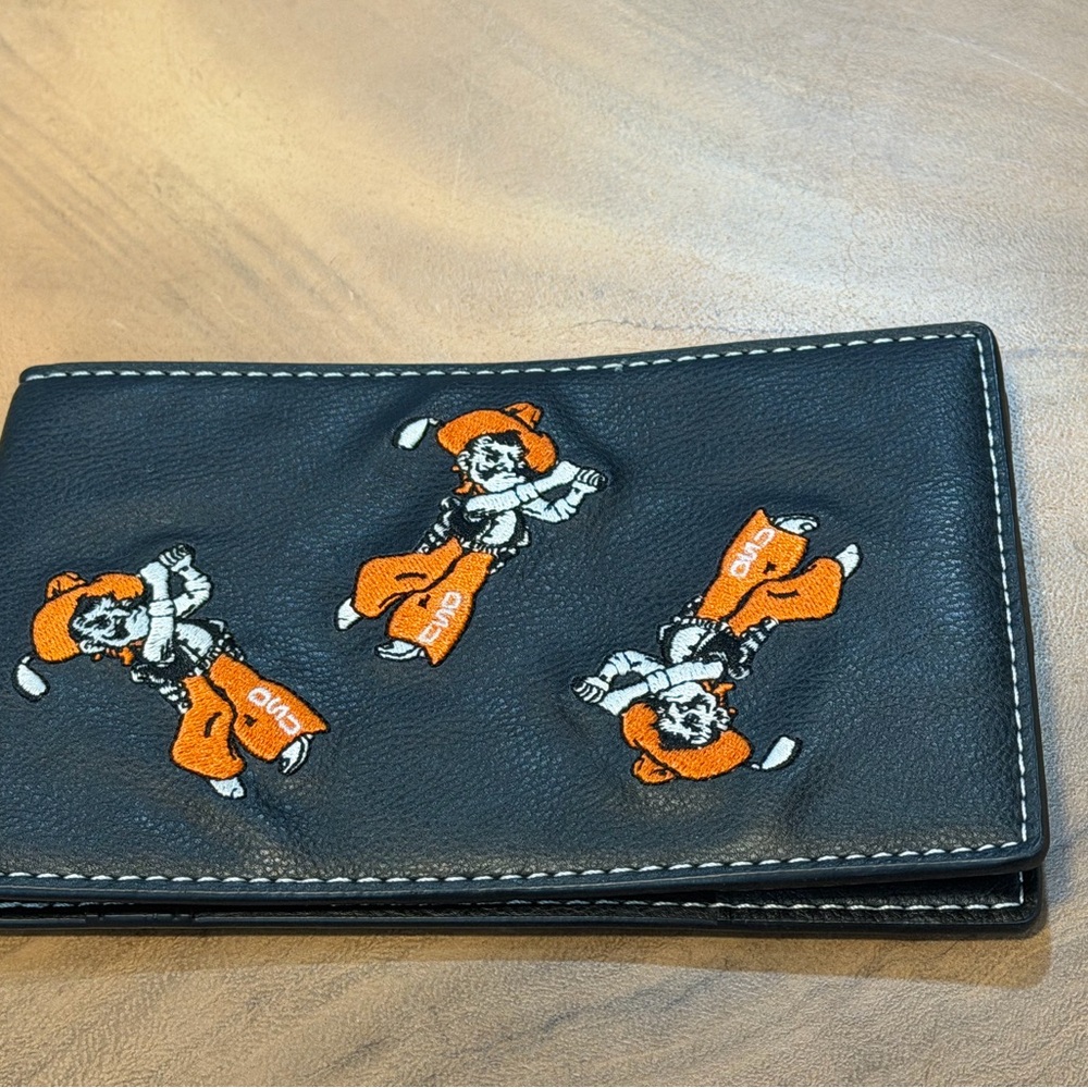 Oklahoma State Swinging Pete yardage book holder